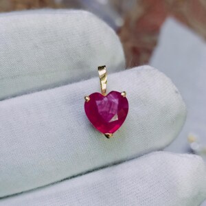Heart Ruby Gold Charm, 18k gold Heart charm, Heart Cut Ruby charm, Minimalist Jewelry pendant, birthstone Ruby Charms Gift for Wedding