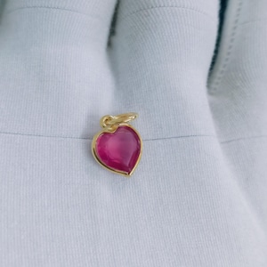 Dije de corazón de rubí en oro macizo de 18 quilates: colgante con bisel hecho a mano