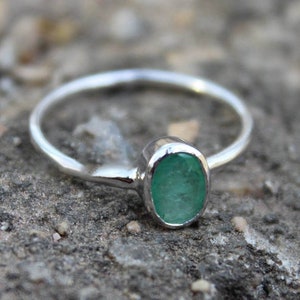 Smaragd ädelstens solitärring, 925 sterlingsilver handgjord unik ring, mors dag-present
