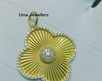 Collar con colgante de trébol de oro macizo de 14k: Joyería de la suerte