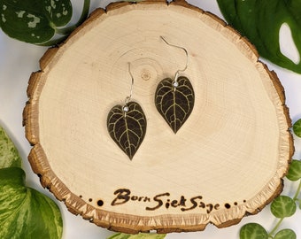 Boucles d'oreilles faites main en feuille botanique d'Anthurium Crystallinum