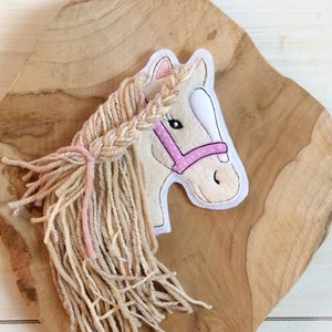 Application patch button for school cone and DIY patch patch on felt horse with pony mane