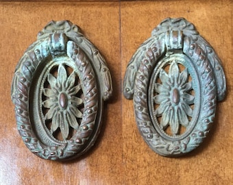 Par de tiradores antiguos ovalados de latón macizo de estilo victoriano