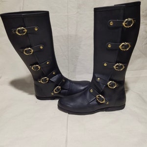 Weihnachtsstiefel, handgemachte Stiefel, HalloweenKostüm stiefel, Cosplay Stiefel, LARP Stiefel, Mittelalter Stiefel, Ressissance Stiefel, Weihnachtsgeschenke