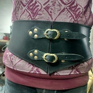 Medieval Leather Waist Belt – LARP Cosplay Armor Belt with Brass Buckles – Fantasy Costume Accessory for Reenactment & Roleplay