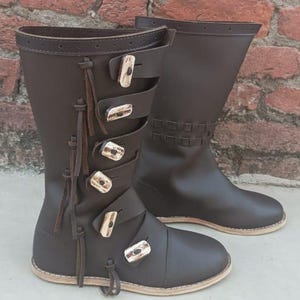 Medieval Viking Leather Boots – Renaissance Reenactment Footwear with Bone Toggles – LARP, Cosplay, SCA