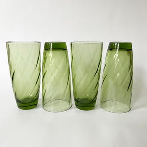 Set of 2 Green Swirl Glasses