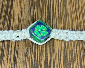 Bracelet en chanvre fait à la main / cheville / petit collier avec perle(s) d’argile polymère faite à la main