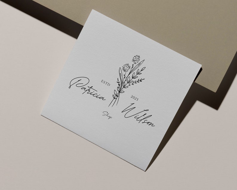 Puede incluir: Un dise&ntilde;o de logotipo en blanco y negro con una ilustraci&oacute;n floral. El texto dice "Patricia Shop Est. 2023 Wilson".