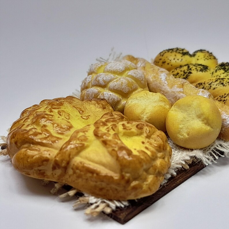 Miniature Tudor Bread Selection – 1:12 Scale Dollhouse Food – Handmade ...