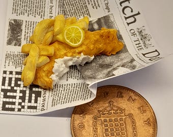 Miniature Food Fish & Chips in Newspaper – 1:12 Scale Realistic Handmade Dollhouse Accessory