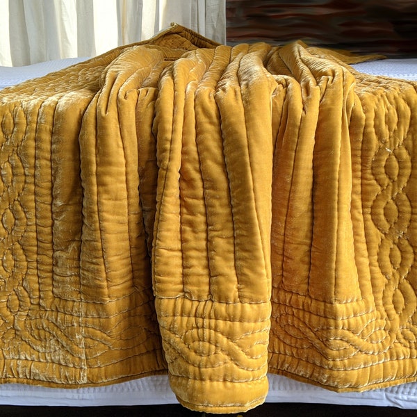 Yellow Silk velvet and throw, Natural Silk Velvet Quilted Blanket, Quilted Bedspread, Hand-stitched Throw, silk blanket, bed runner