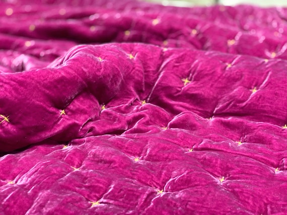 Raspberry Silk velvet throw, Natural Silk Velvet Quilted Blanket,Soft Duvet, Quilted Bedspread, Hand-stitched Throw, bed runner