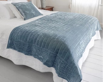 Sea blue Silk velvet throw, Natural Silk Velvet Quilted Blanket,Soft Duvet, Quilted Bedspread, Hand-stitched Throw, throw linen, bed runner