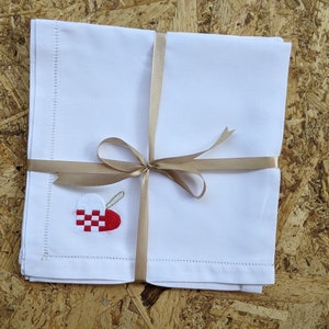 White cotton dinner napkins with christmas embroidery, Hemsticthed cotton napkins, dinner cotton napkin set of 4 or 6, made by GRU