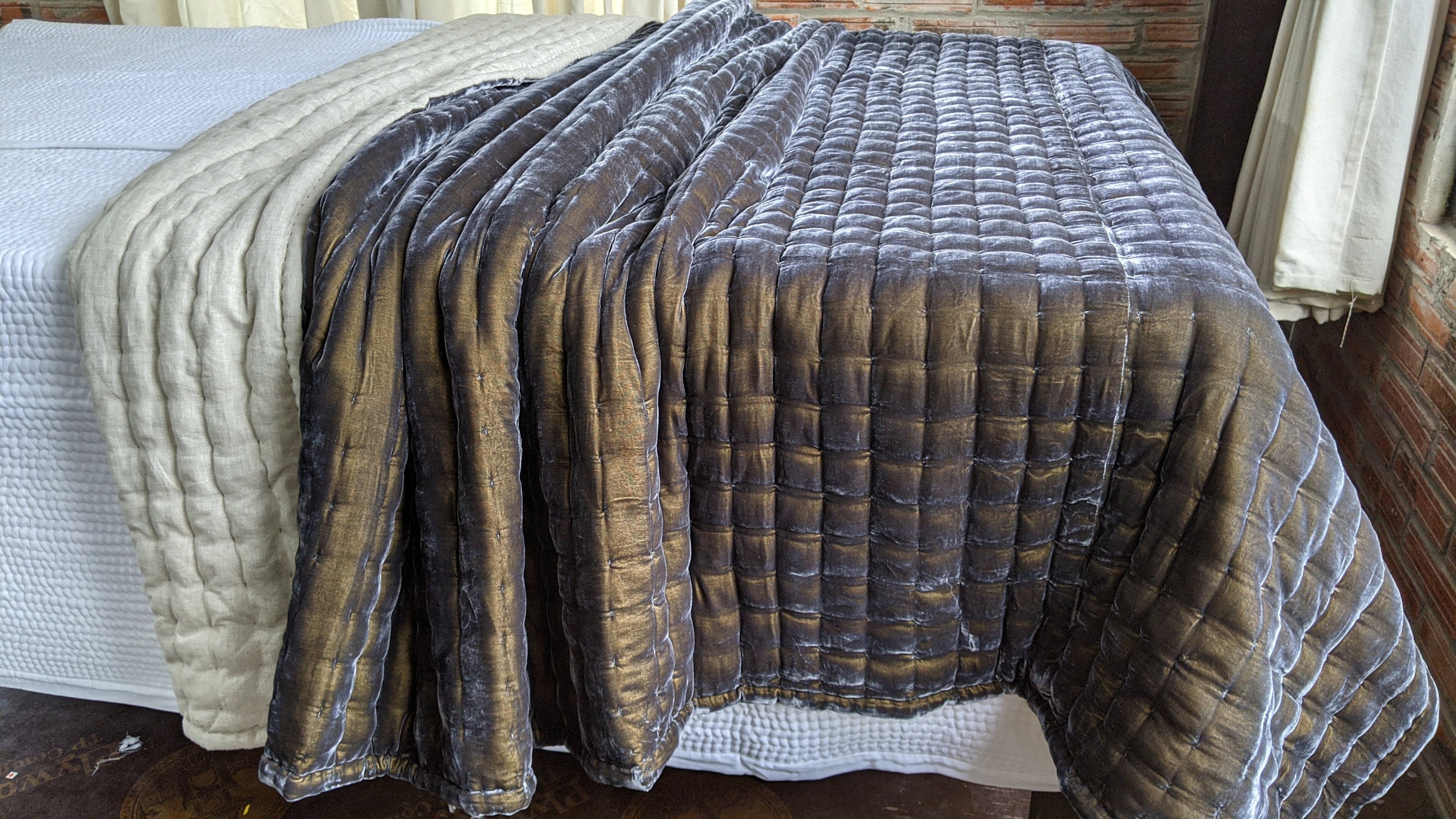 Grey velvet and throw, Natural Silk Velvet Quilted Blanket, Quilted Bedspread, Hand-stitched Throw, silk blanket, bed runner