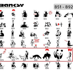 Könnte beinhalten: Eine Sammlung von 36 Schwarz-Weiß-Schablonenkunstdrucken mit verschiedenen Designs von Banksy. Die Drucke sind von B51 bis B92 nummeriert. Die Designs beinhalten eine Ratte, die eine Blume hält, eine Ratte, die ein Schild mit der Aufschrift "Love" hält, eine Ratte, die ein Schild mit der Aufschrift "Follow Your Heart" hält, und eine Ratte, die ein Schild mit der Aufschrift "Banksy" hält.