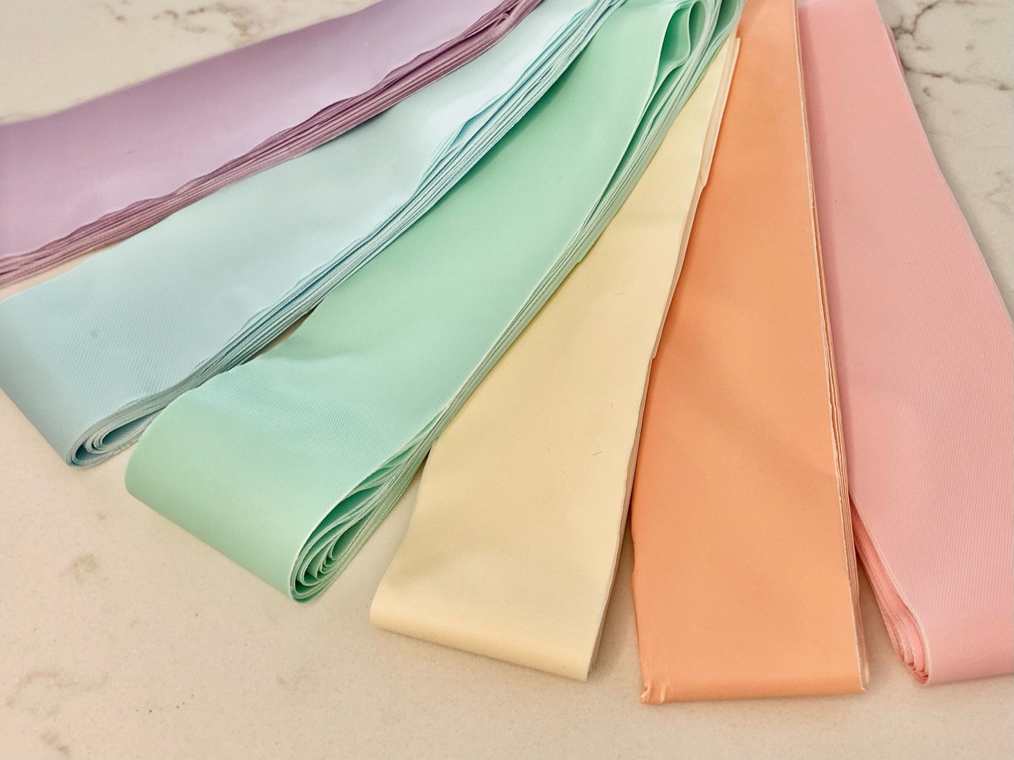 Green Paper Streamer DIY Backdrop Kit – Party Packs