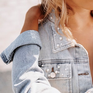 Veste en jean personnalisable avec délavage clair image 4