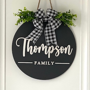 Corona di benvenuto della porta d&#39;ingresso, Appendiabiti per porta, Segno di nome personalizzato, Segno di nome di famiglia, Appendiabiti per porte in legno, Nuovo regalo per la casa, Segno di fattoria di famiglia personalizzato