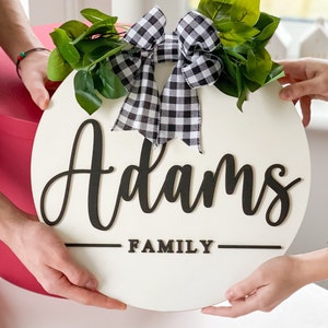 Cartello di benvenuto in legno con cognome della famiglia - Appendino per porta personalizzato, cartello personalizzato con cognome della famiglia, decorazione per porta d&#39;ingresso, matrimonio, regalo di inaugurazione della casa