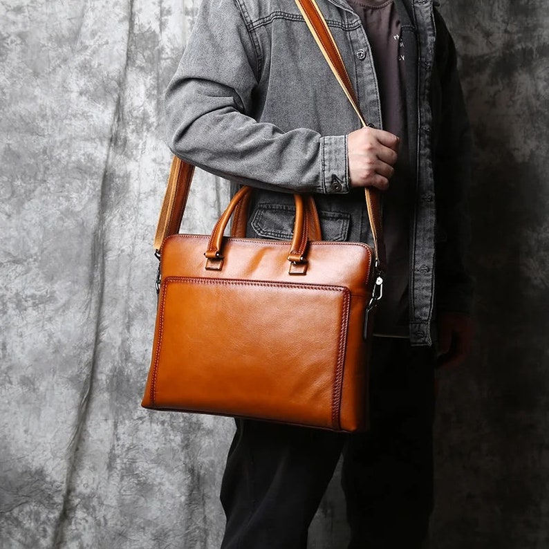 High-Quality Leather Briefcase for Men Stylish Companion for the Discerning Professional Bild 3