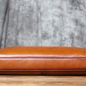 High-Quality Leather Briefcase for Men Stylish Companion for the Discerning Professional Bild 8