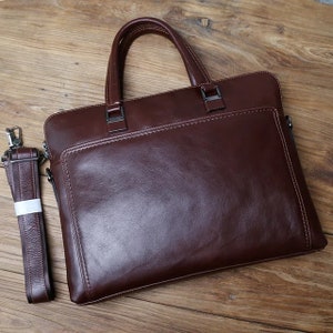 High-Quality Leather Briefcase for Men Stylish Companion for the Discerning Professional Kaffee