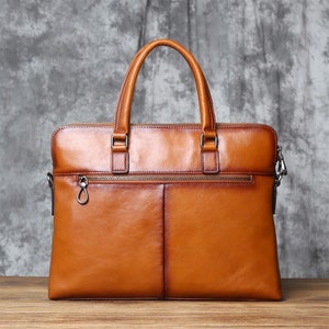 High-Quality Leather Briefcase for Men Stylish Companion for the Discerning Professional Bild 2