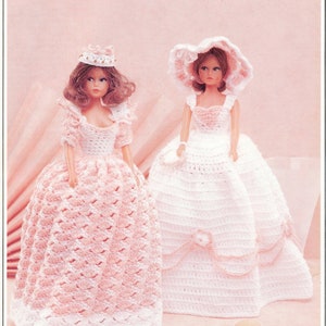 Mode-Puppen-Outfits - Zwei Kleider, Tiara, Mütze, Geldbörse - 11 1/2 "Puppe - Vintage Häkelanleitung - PDF-Datei nur