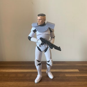 Commander Gray - Pauldron (slechte batch) realistisch - schaal 1/12
