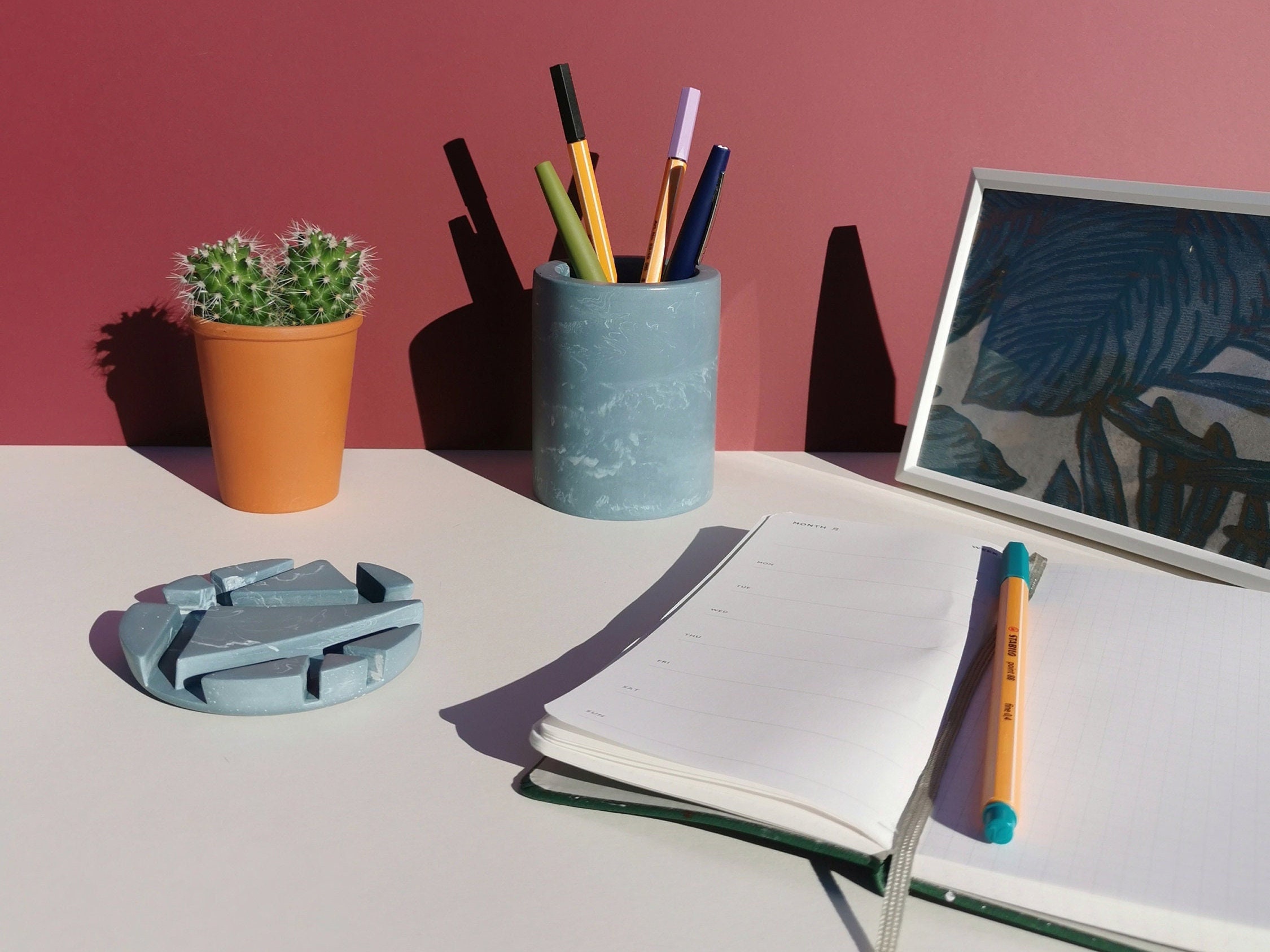 Pot/Vase, Gris Bleuté et Marbré Blanc, Fait Main