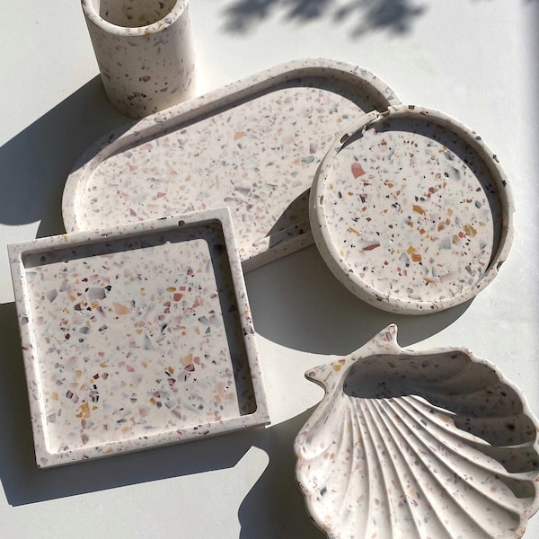 Untersetzer, Tablett, Terrazzo, Dekoschale, Schmuckschale, Tray, Coaster, oval, länglich, Terrazzo, Beton, J3smonite, homedeko, ojoydesign