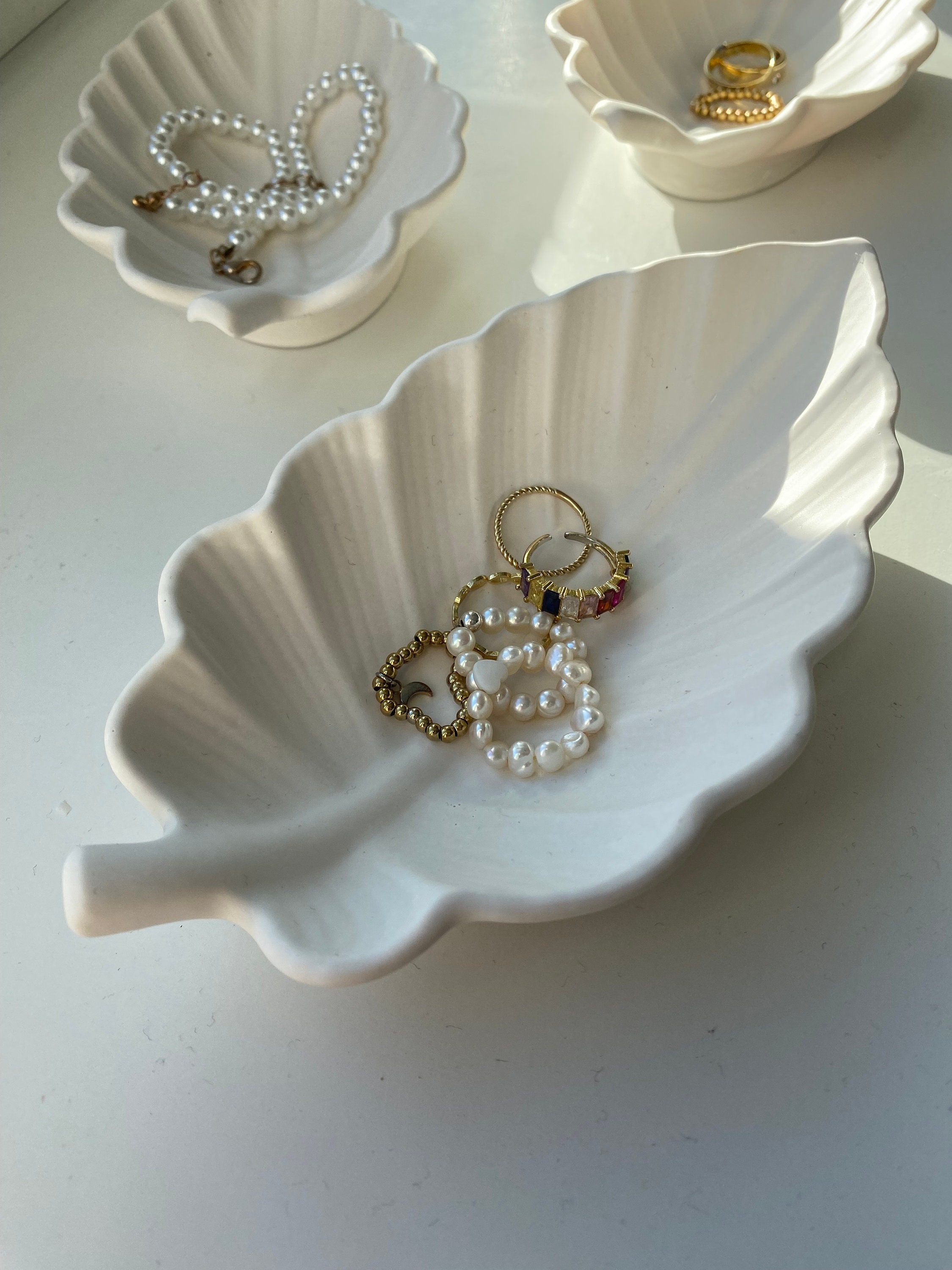Jewelry bowl, leaf, leaf shape, Jesmonite, decorative bowl, jewelry storage, Christmas gift, home decoration, Ojoydesign