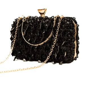 String beads clutch bag. image 2