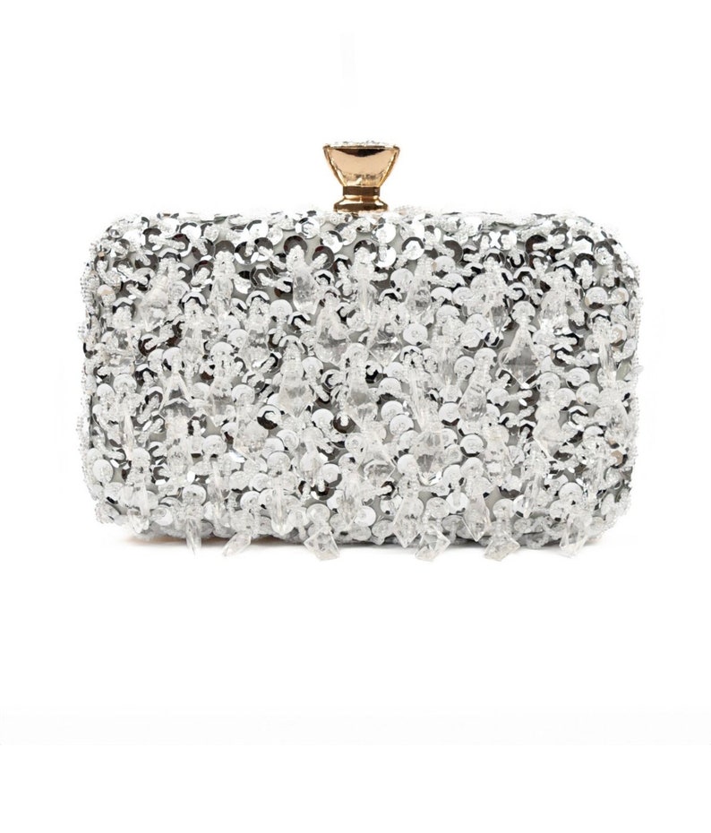 String beads clutch bag. image 5