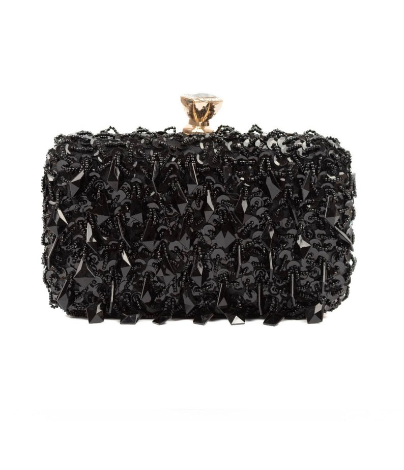 String beads clutch bag. image 1