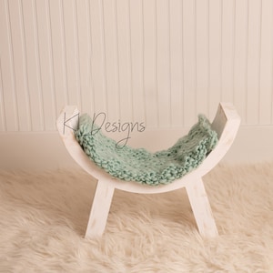 Digital Backdrop white bench, Newborn Photography
