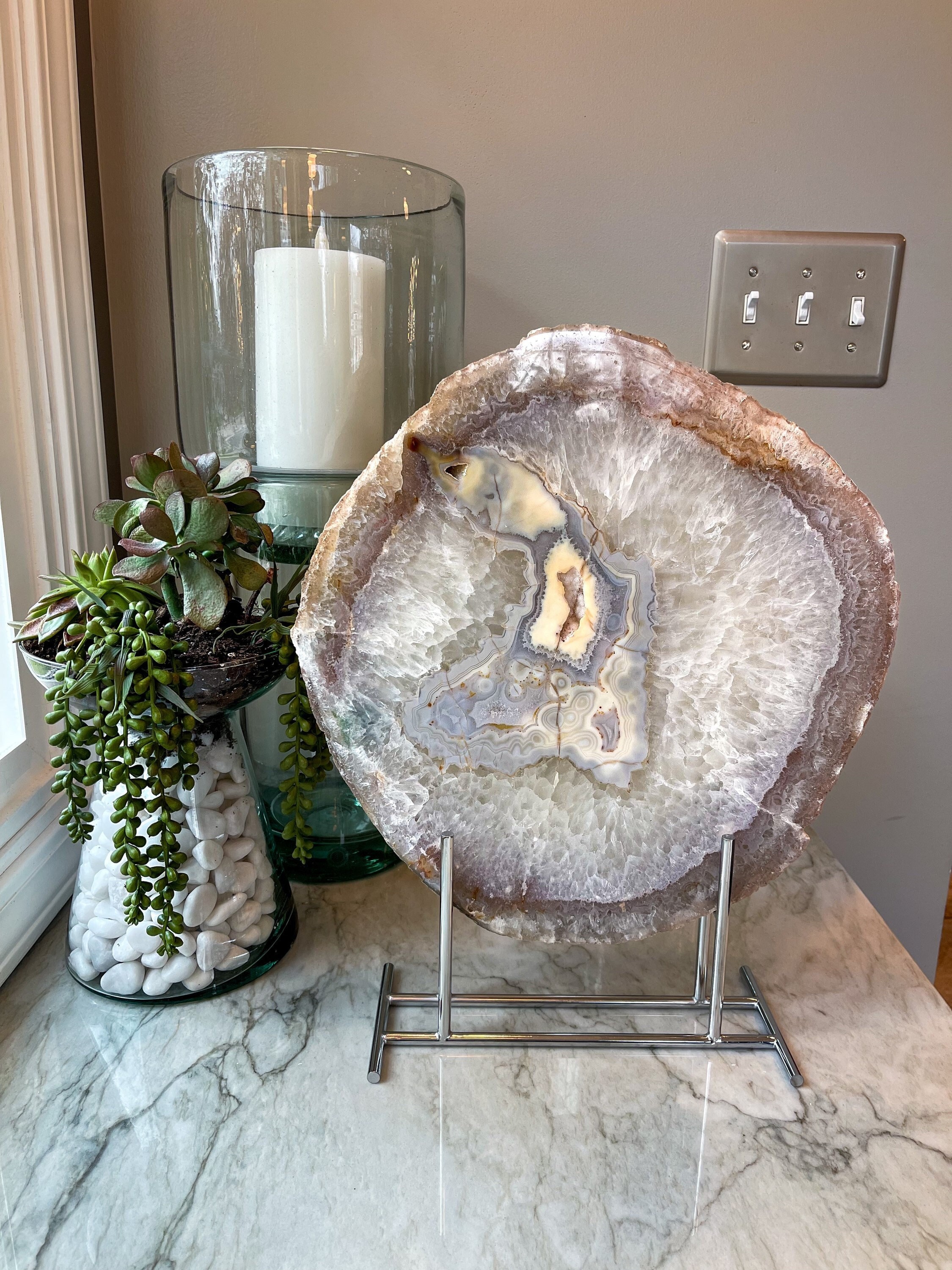 PEKMAR Crystal Stone Base | Mineral Fossils Display Stand Holder -  Collectible Small Easel Stand for Display Crystal Geodes, Mineral Agate,  Fossils