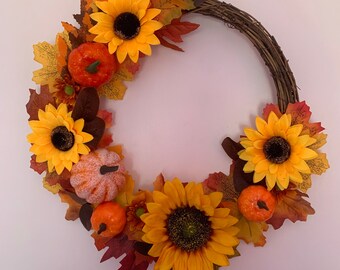 Halloween Wreath, Autumn Wreath, Front Door Wreath, Wreath with Pumpkins, Sunflowers, Fall, Spooky Season, Maple Leaves, Autumn Door Wreath