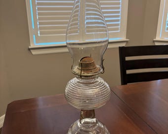 Lámpara de aceite de cobre con patrón de colmena de vidrio transparente vintage de principios de América