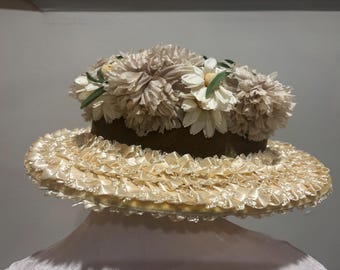 Sombrero de paja de estilo vintage adornado con claveles y margaritas artificiales 21.5