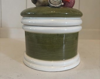 Bote pequeño vintage Seymour Mann Arnart 5th Ave color verde con forma de champiñón, con tapa, 6” G1