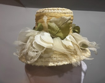 Sombrero vintage Adele New York Claire de paja color crema con decoración floral de gasa, talla 22