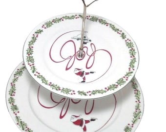 Bandeja para aperitivos de 2 niveles Holiday Christmas Joy con asa rematada International Silver Co