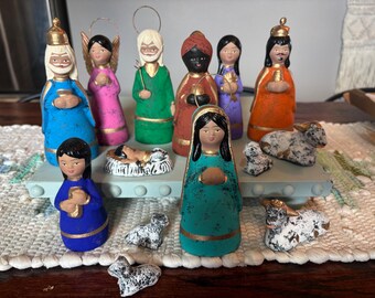 Belén navideño hecho a mano, arte popular mexicano, 14 piezas, arcilla, religioso
