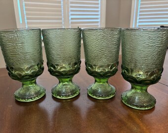 Juego de 4 copas Tiffin Franciscan Madeira con base de aguacate verde