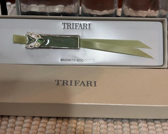 Marcapáginas magnético Trifari Vintage nuevo, mariposa verde con detalles brillantes, nuevo en caja.