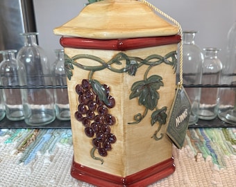 Nonni’s Tuscan Grapes Ceramic Biscotti Cookie Jar Canister, Sealing Lid EUC
