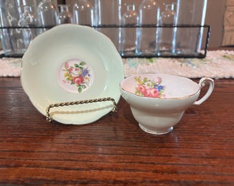 Tazza da tè e piattino in porcellana Bone China EB Foley, modello Foley Rose Mint Green
